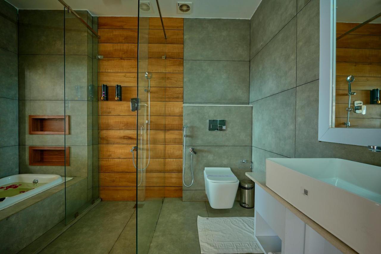 The Planet Munnar Hotel Suryanelli Bagian luar foto