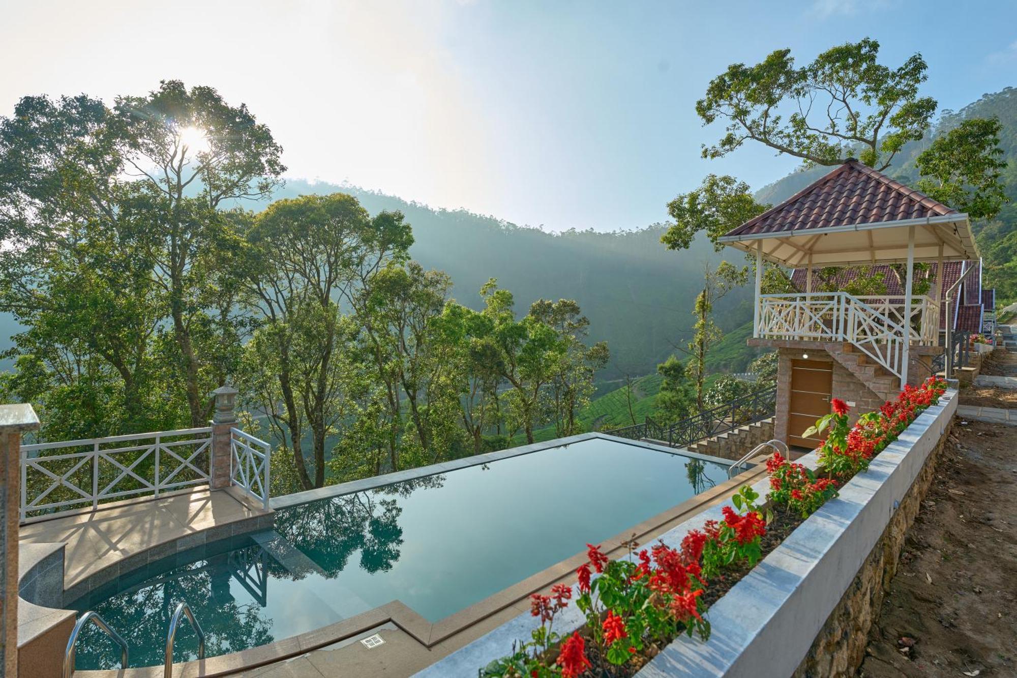 The Planet Munnar Hotel Suryanelli Bagian luar foto