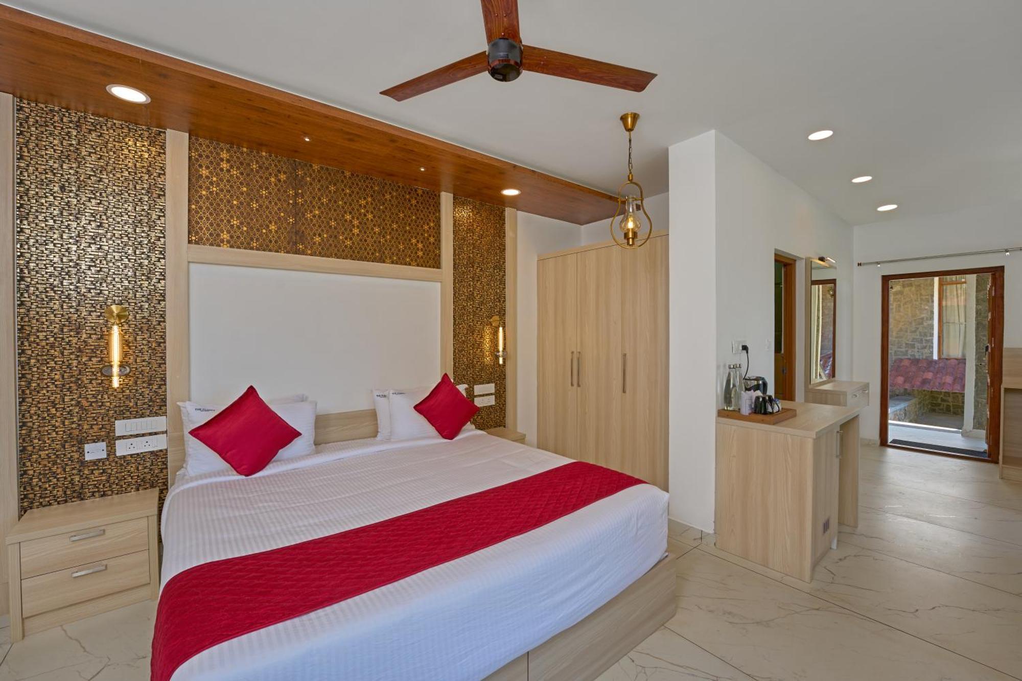 The Planet Munnar Hotel Suryanelli Bagian luar foto