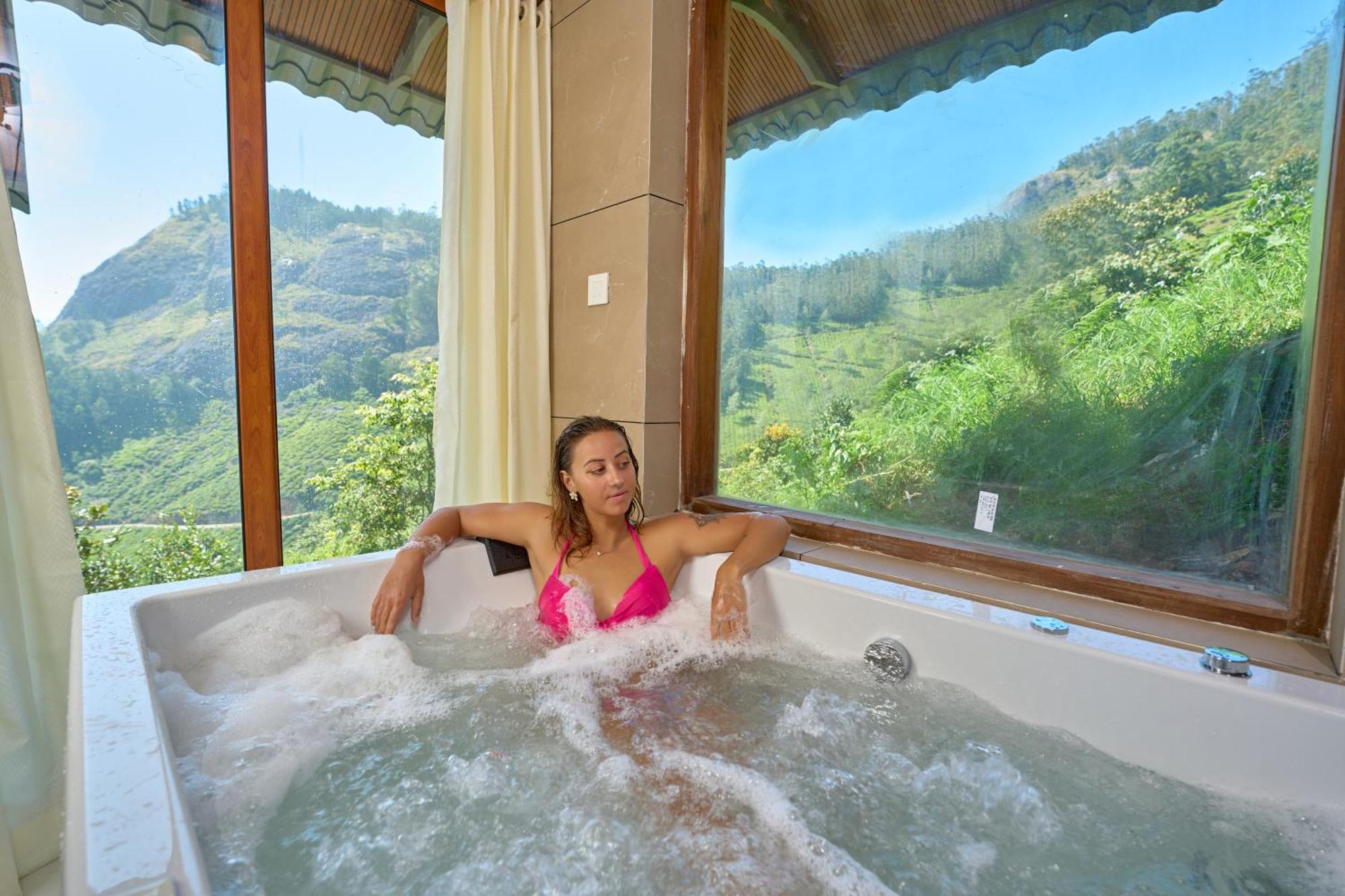 The Planet Munnar Hotel Suryanelli Bagian luar foto