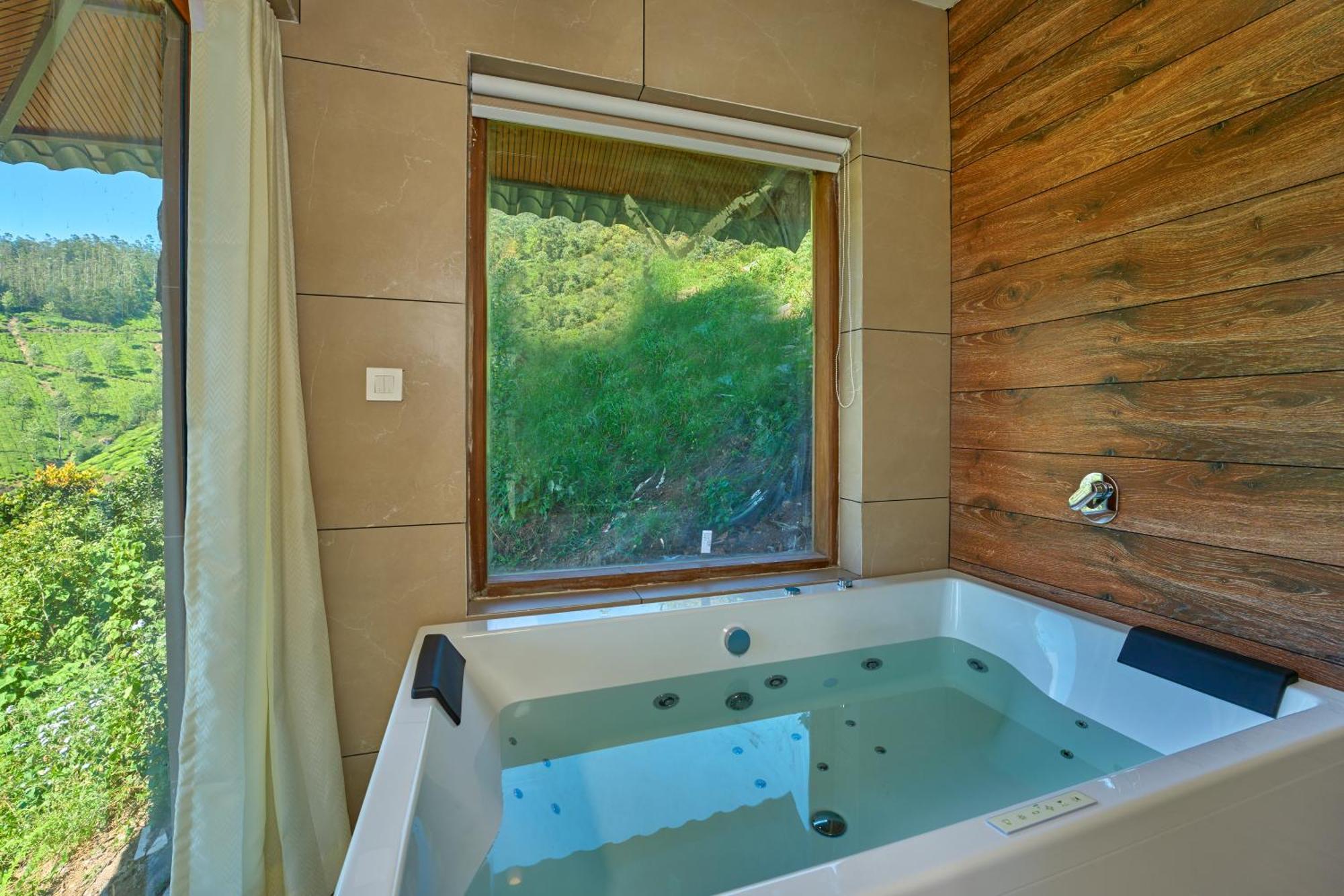 The Planet Munnar Hotel Suryanelli Bagian luar foto