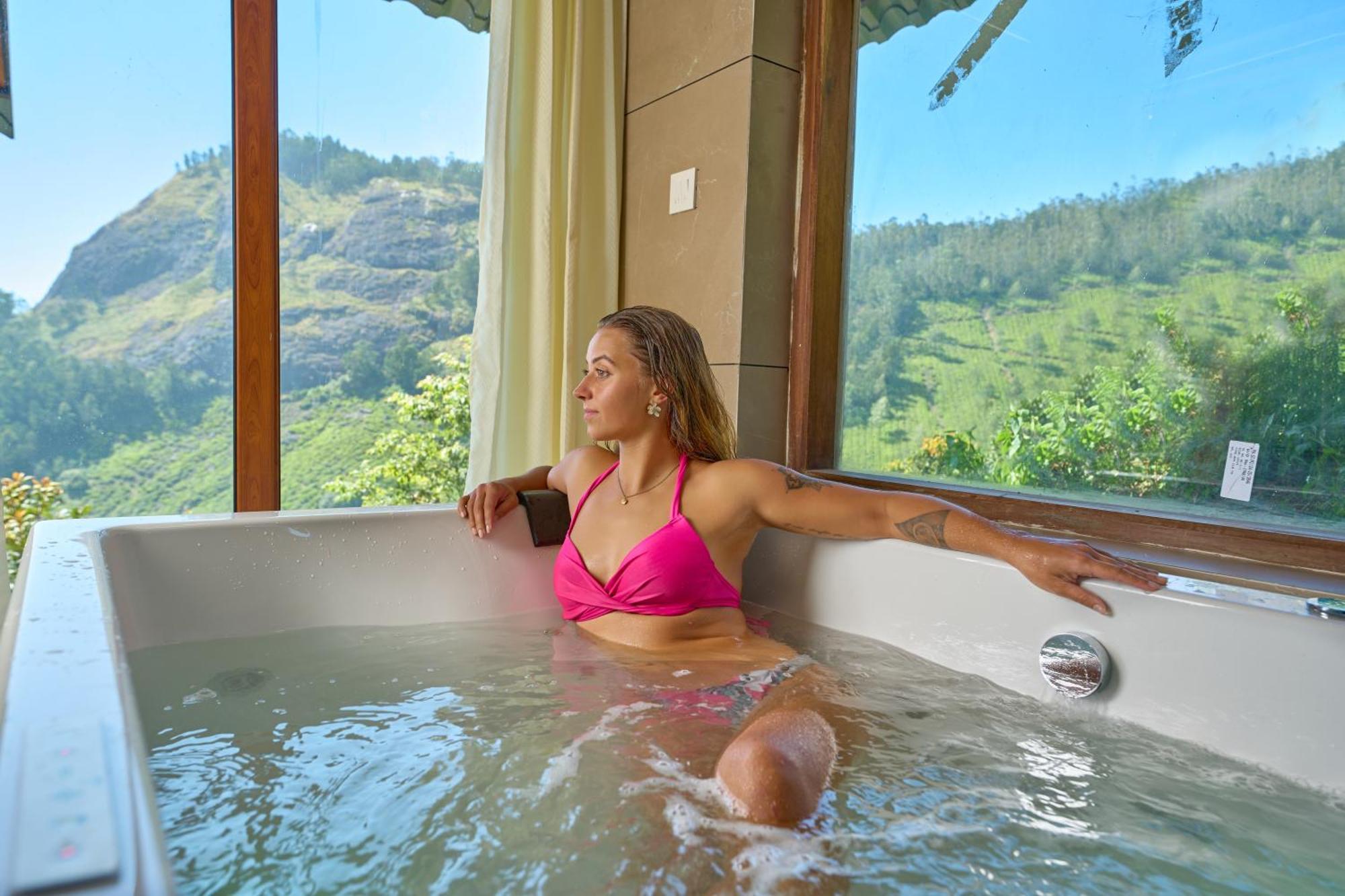 The Planet Munnar Hotel Suryanelli Bagian luar foto