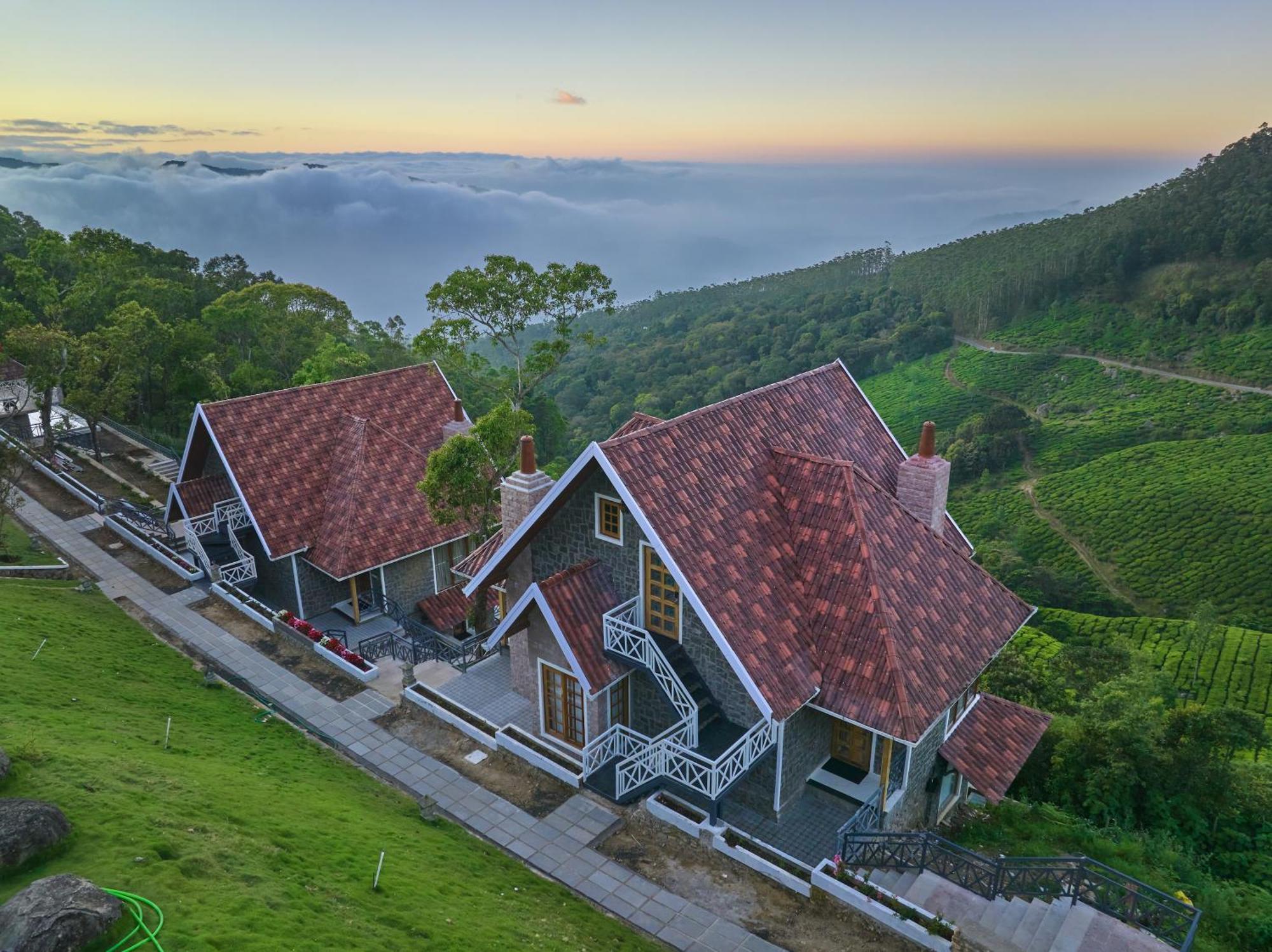 The Planet Munnar Hotel Suryanelli Bagian luar foto