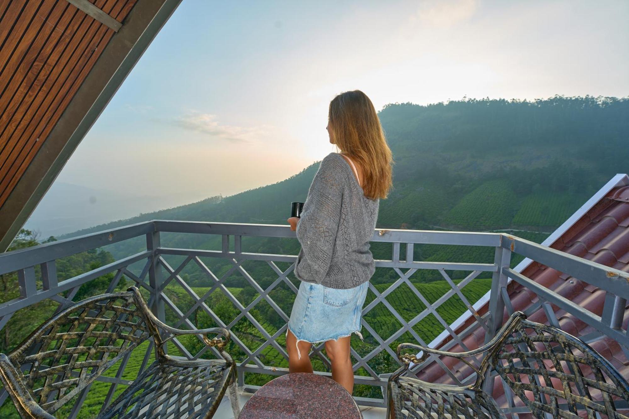 The Planet Munnar Hotel Suryanelli Bagian luar foto