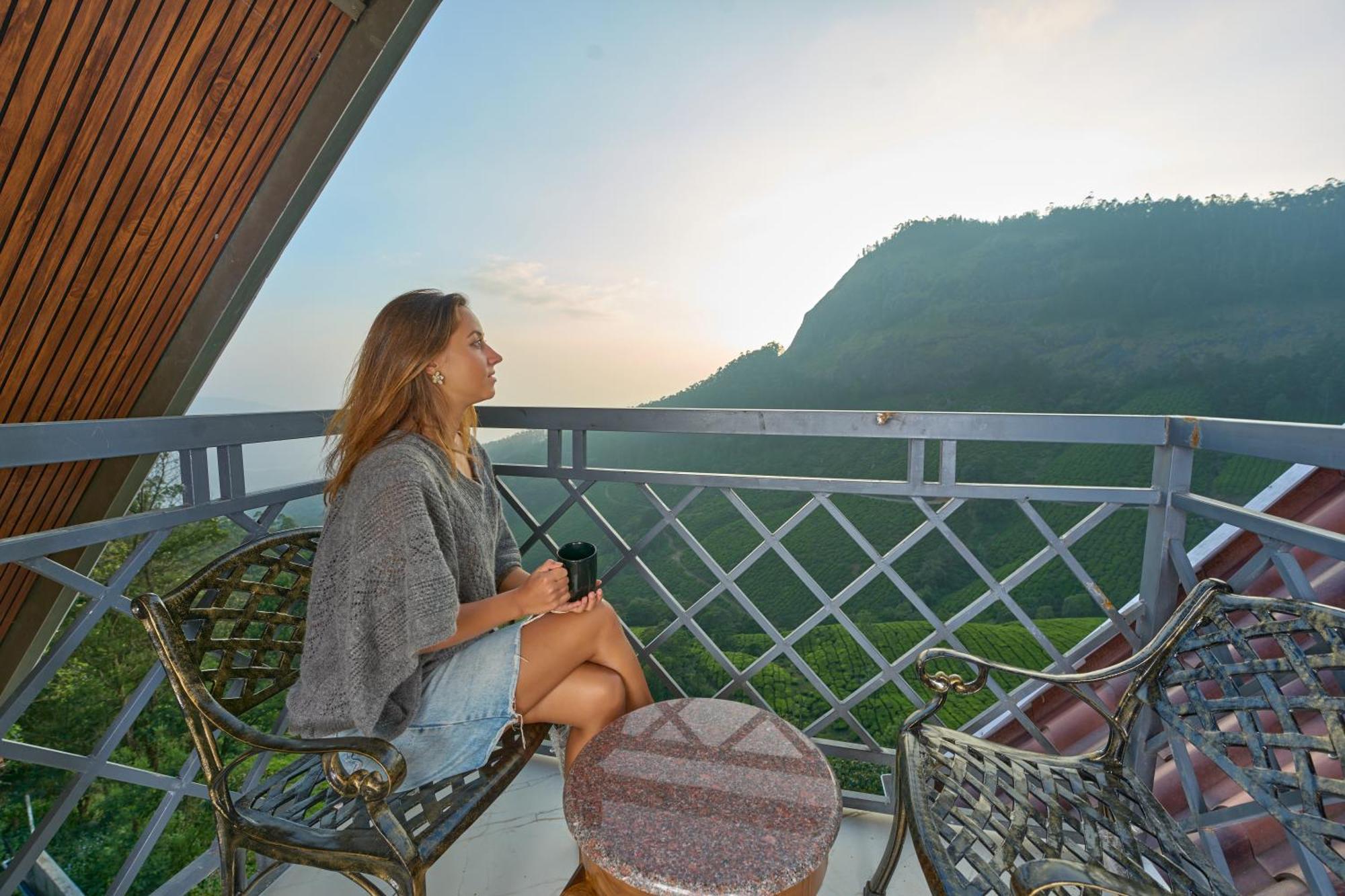 The Planet Munnar Hotel Suryanelli Bagian luar foto